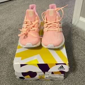 Women’s Pink Ultraboost tennis shoes! Size 7